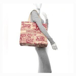 CHRISTIAN DIOR RED & CREAM TOTE BAG